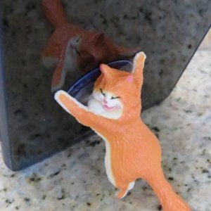 "Host Pick" CAT Cell Phone Stand Orange (F12)